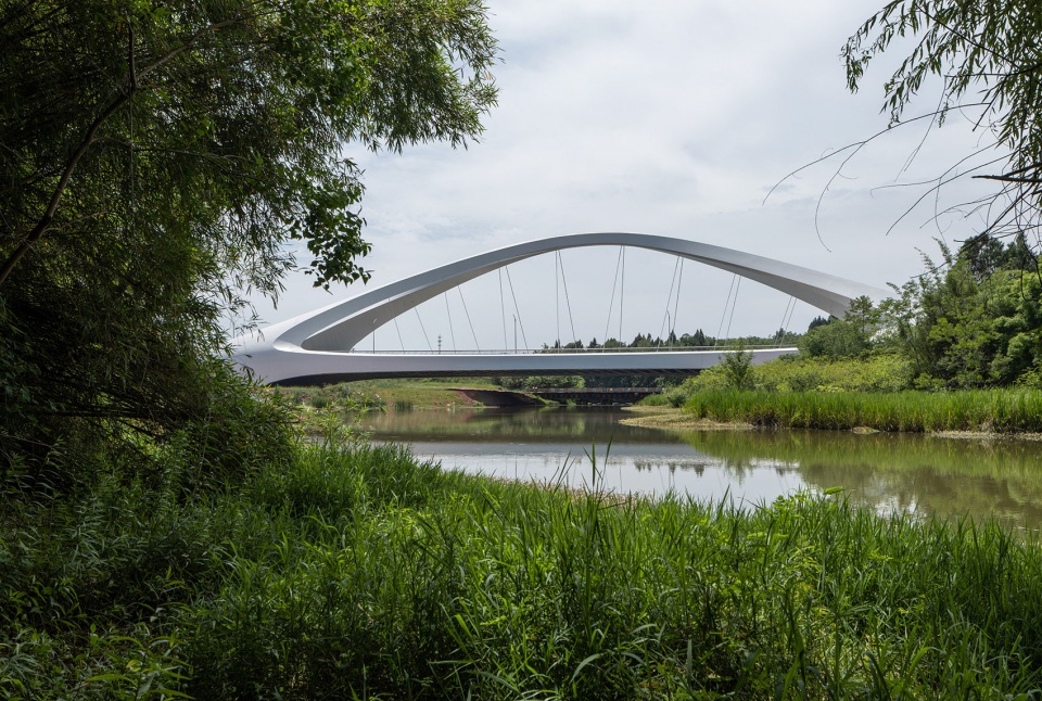 Jiangxi River Bridge 扎哈建筑事务所