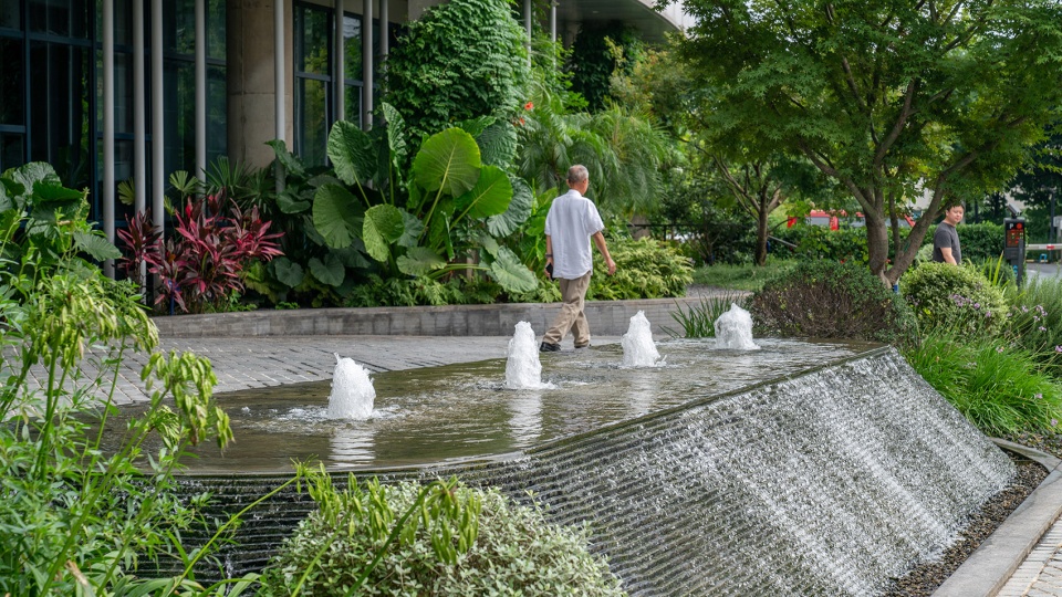 Landscape Design of Chongqing Weilan Linkong Holiday Inn China by Xiangjie Design Agency