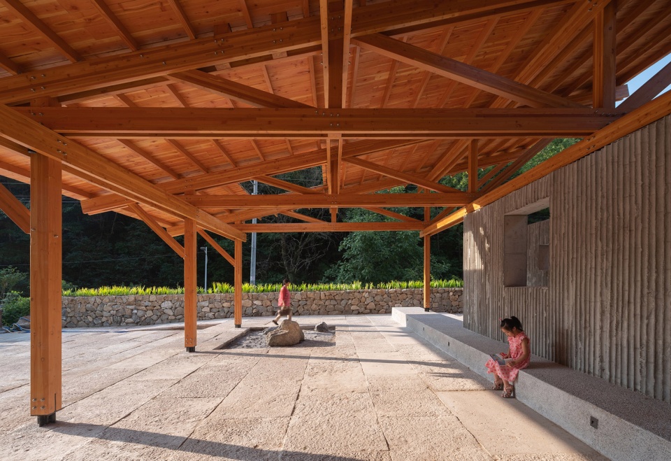 multifunctional service center of liuba mountain scenic area by shulin architectural design