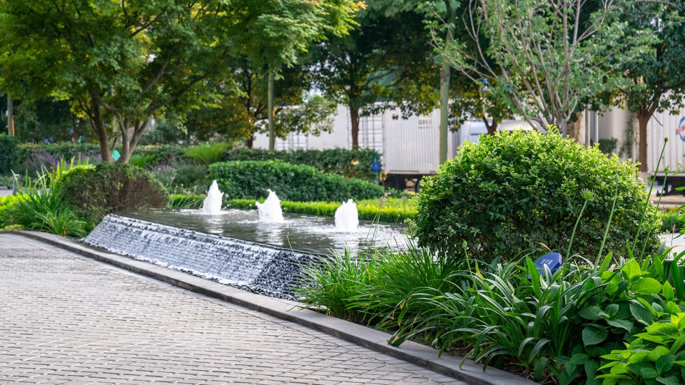 Landscape Design of Chongqing Weilan Linkong Holiday Inn China by Xiangjie Design Agency