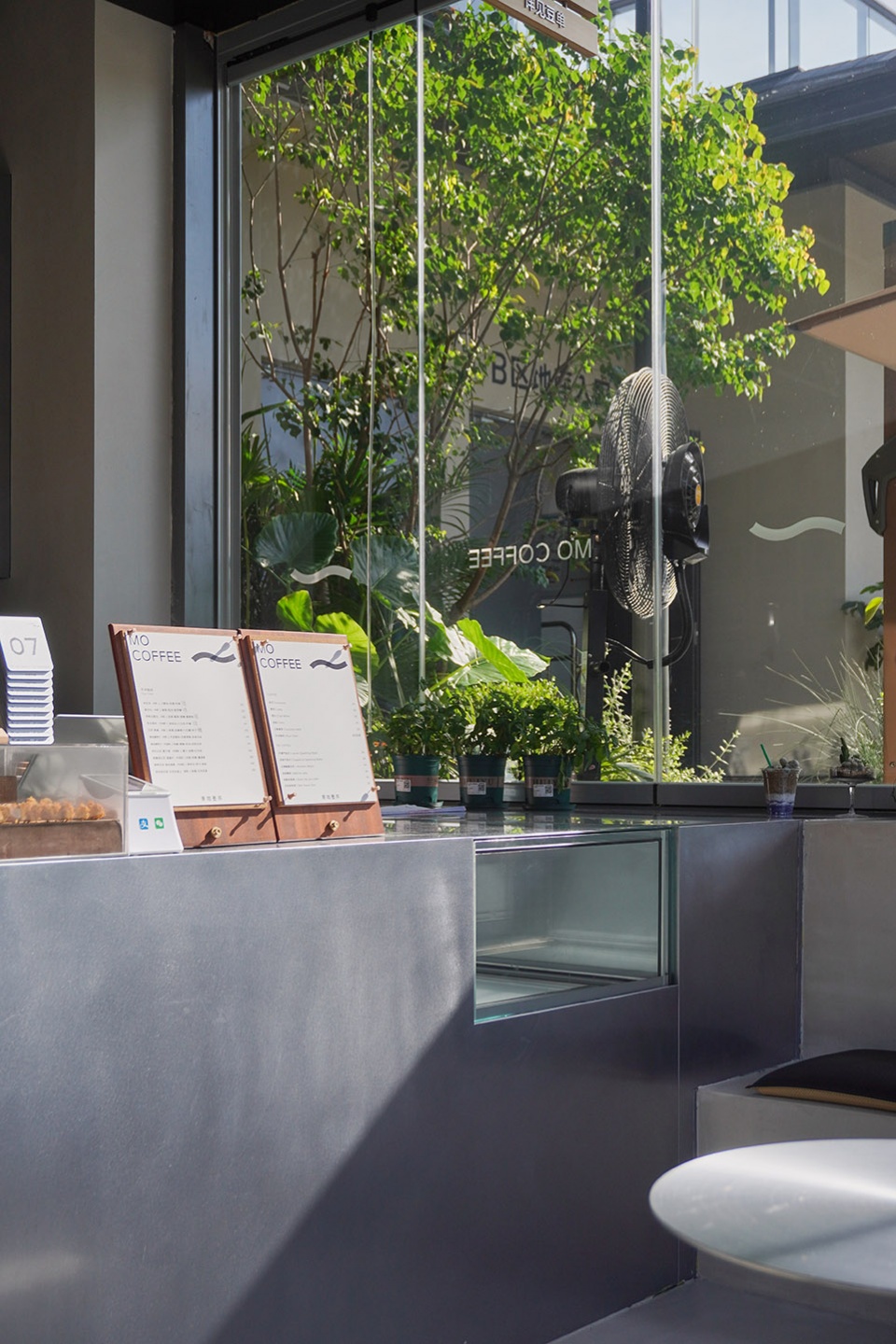 an architects cafe in hangzhou by lm qingmo architecture