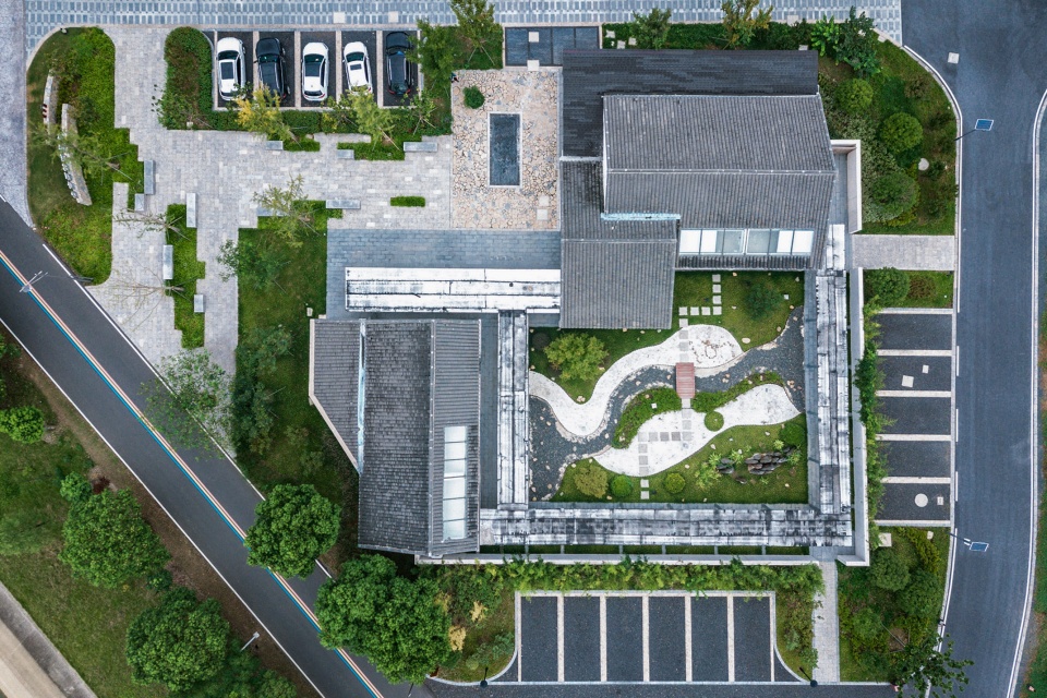 Community Center in Tangma Village Liyang by Atelier RenTian