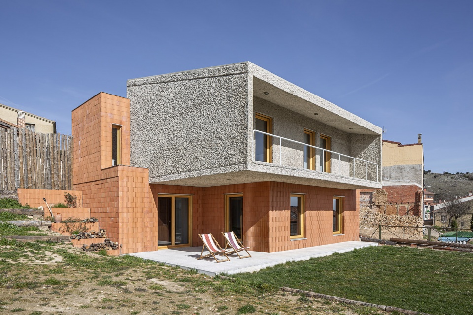 house in huerta de rey by mecanismo