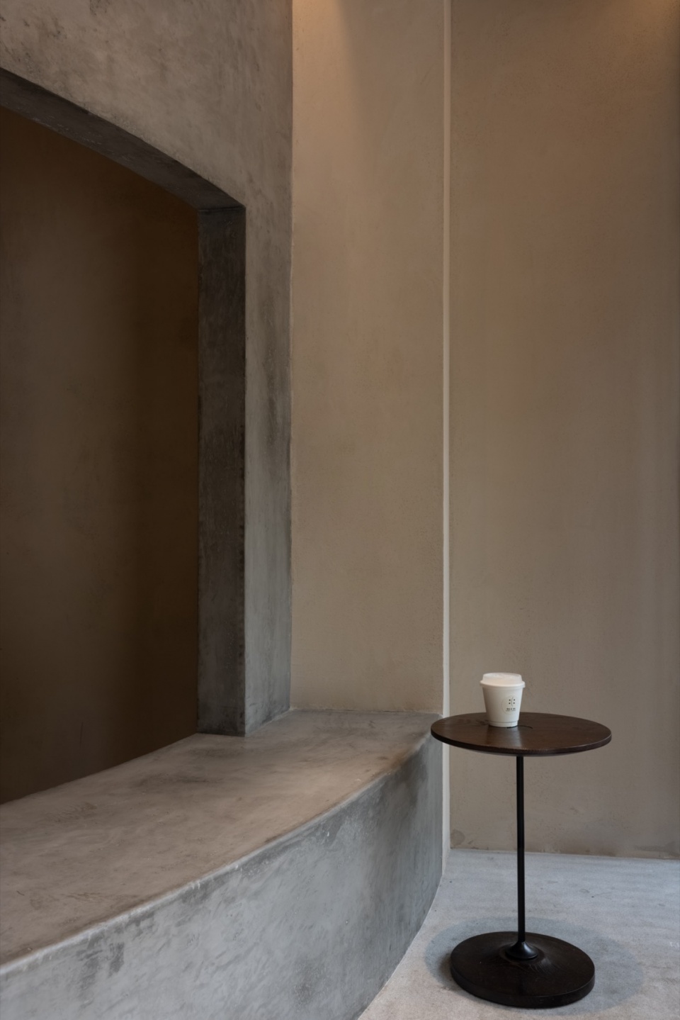vis a vis by wooom studio