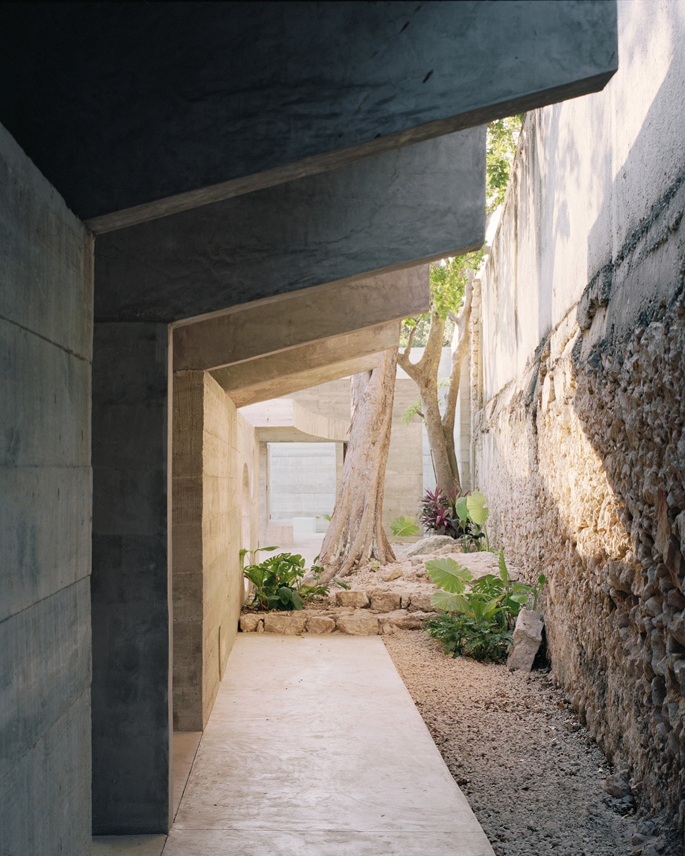 casa merida by ludwig godefroy architecture