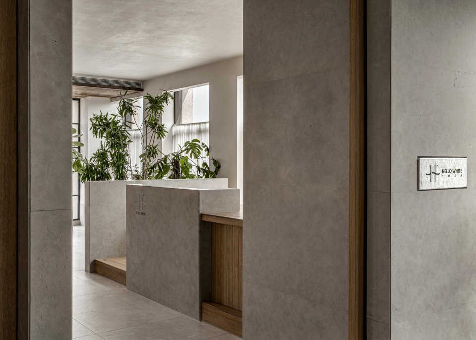 hello white yoga by geemo design