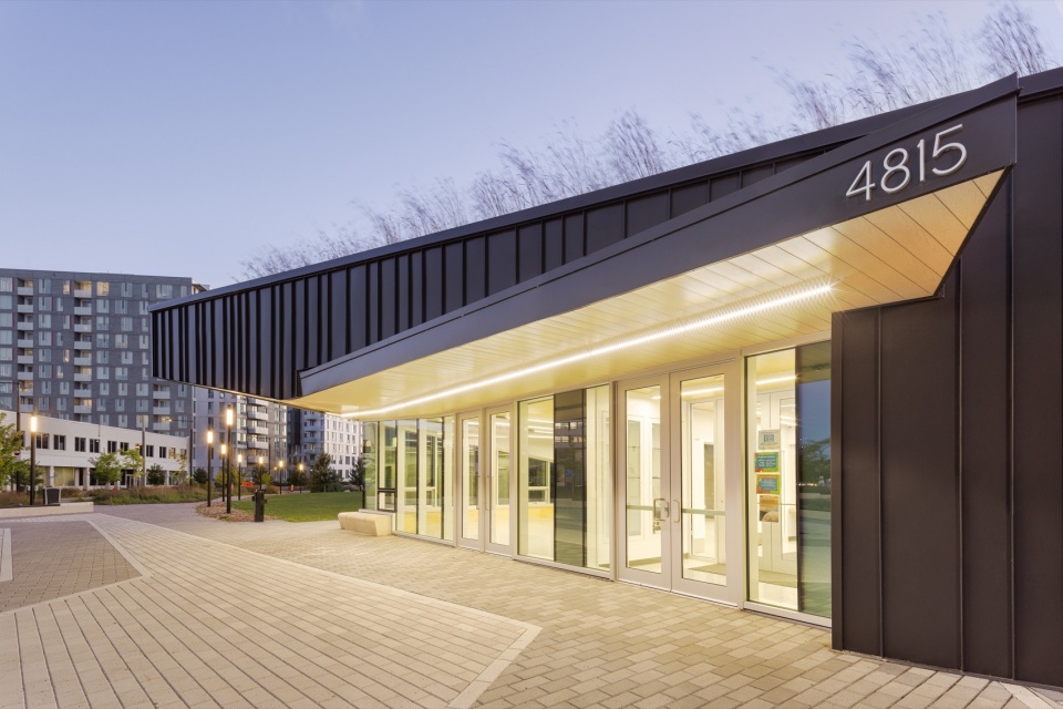 the saidye bronfman park pavilion by cardin julien