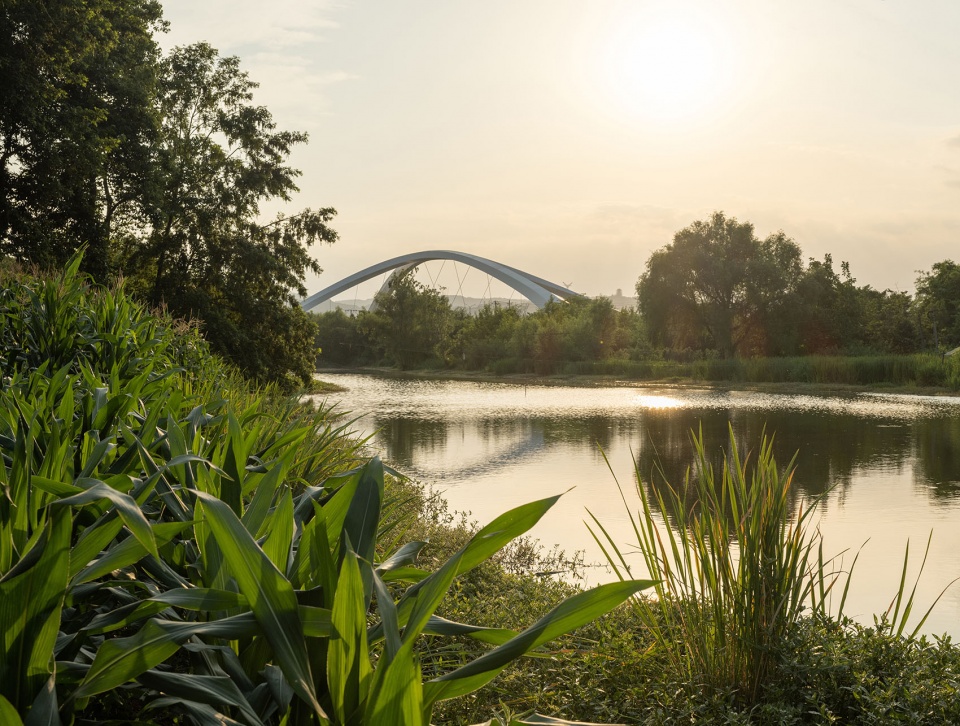 Jiangxi River Bridge 扎哈建筑事务所