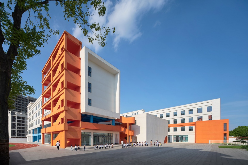 New School in the County China by L M Design Lab
