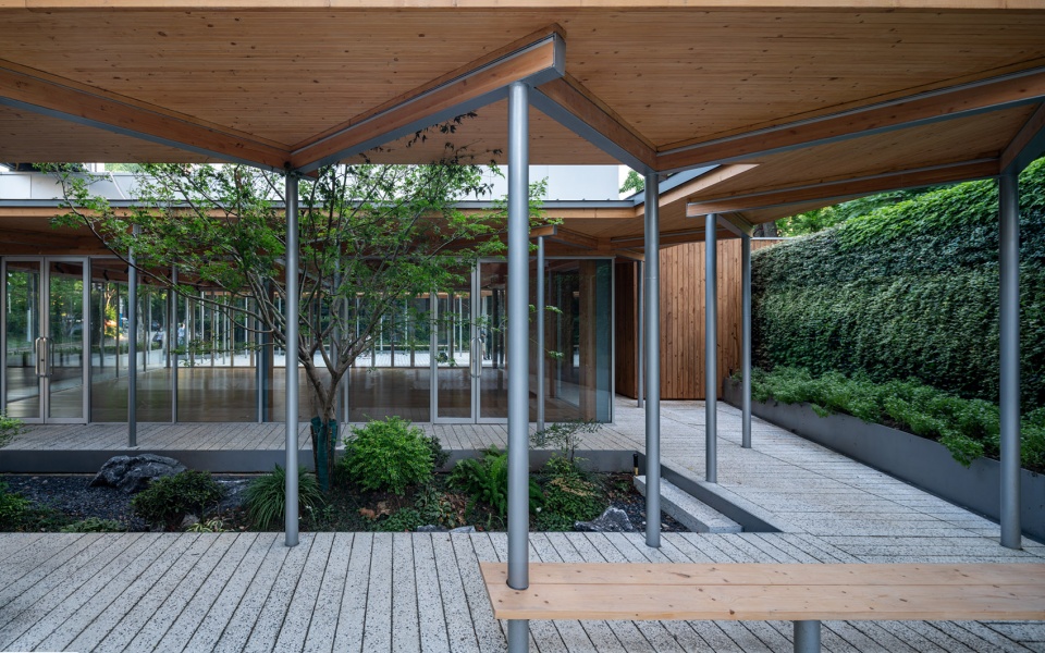 Service Station in Front of Putuo Park Suzhou Creek Atelier Z