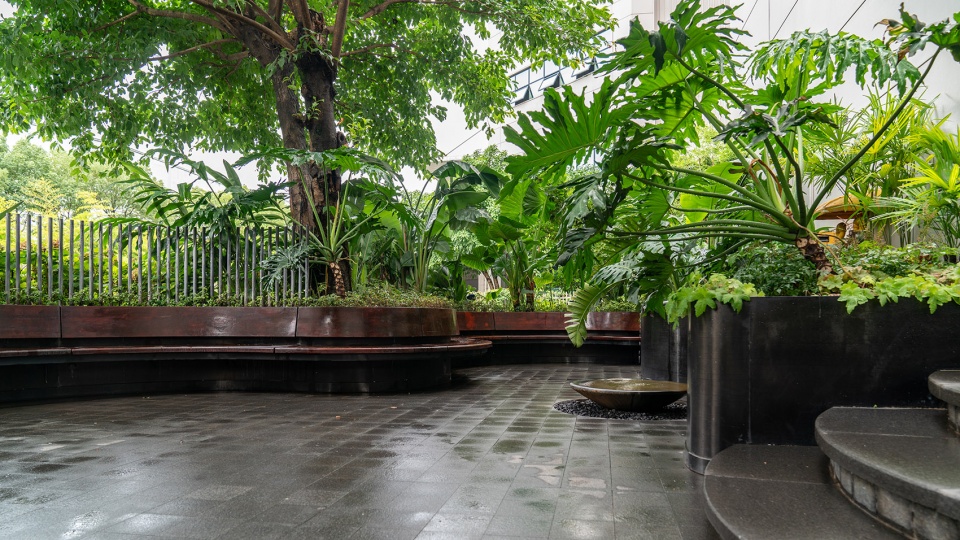 Landscape Design of Chongqing Weilan Linkong Holiday Inn China by Xiangjie Design Agency