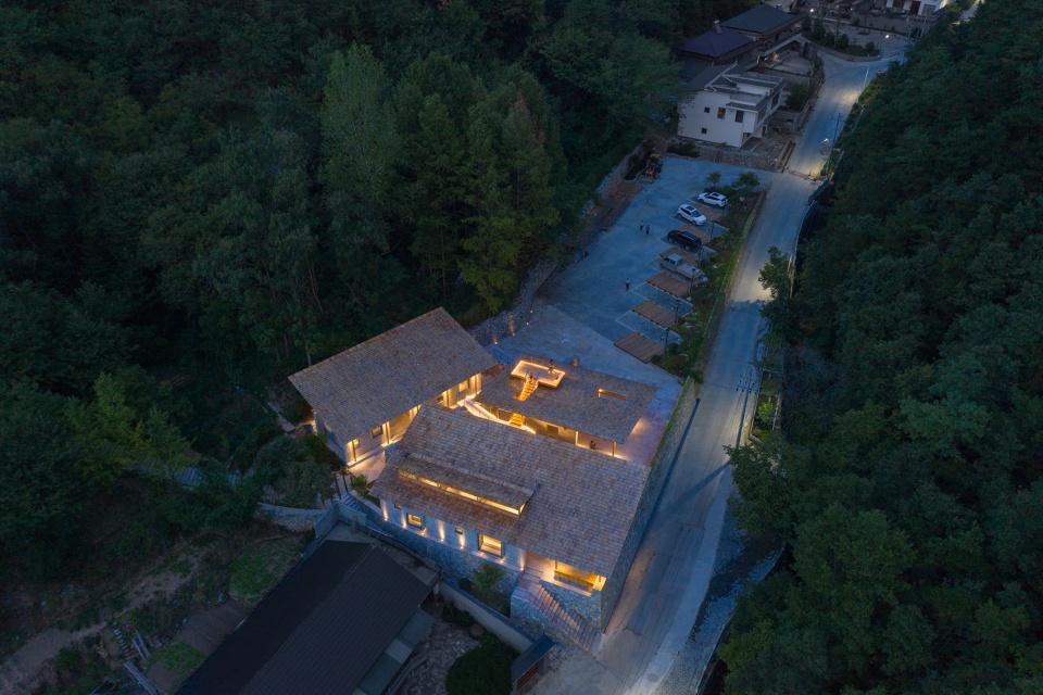 multifunctional service center of liuba mountain scenic area by shulin architectural design