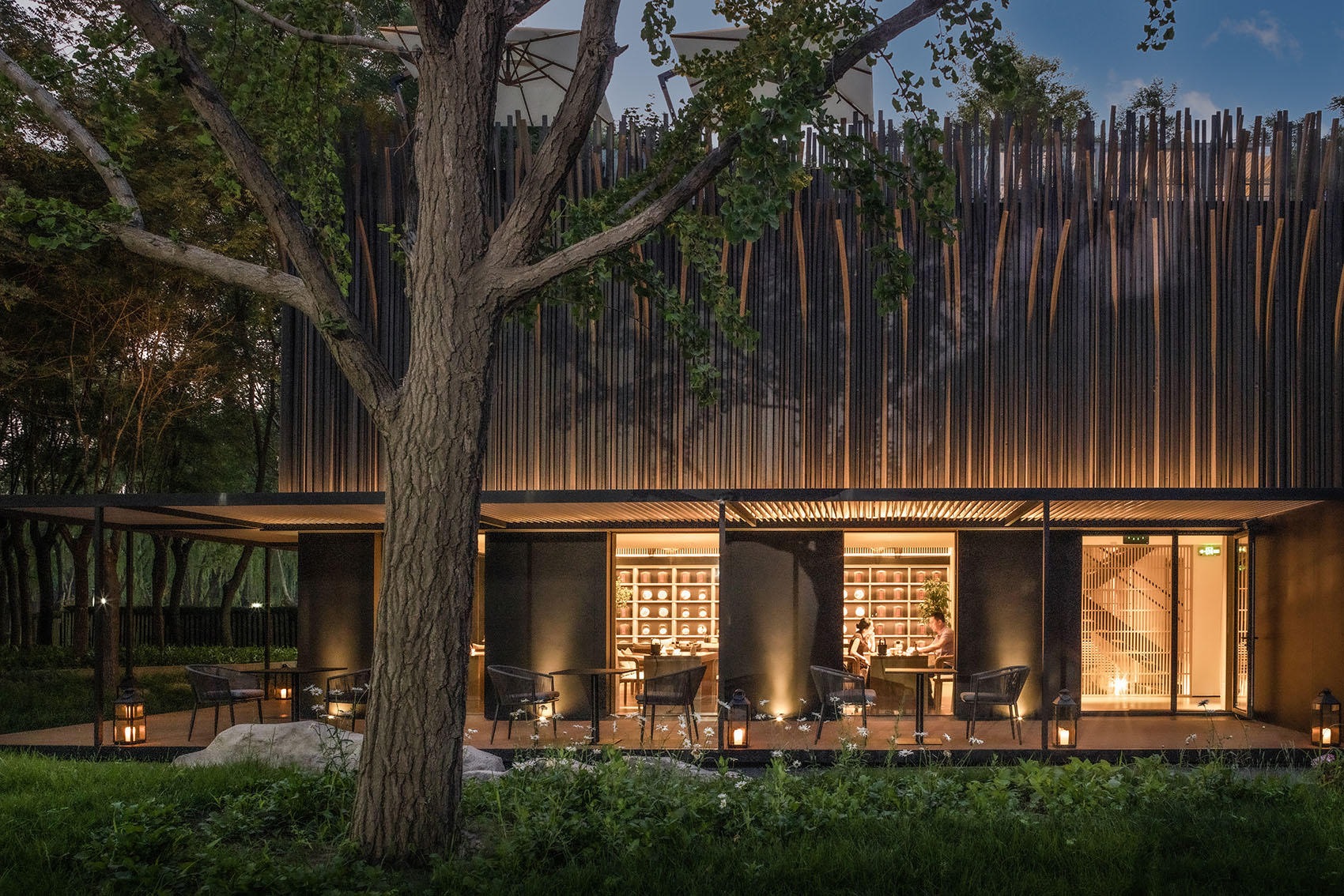 Blue Lake-Lakeside Teahouse Renovation by YI+MU - 谷德设计网