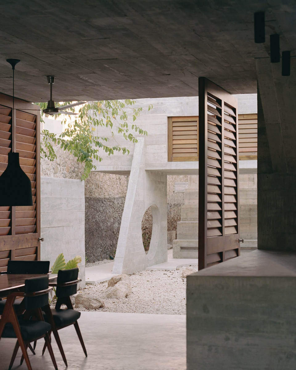 casa merida by ludwig godefroy architecture