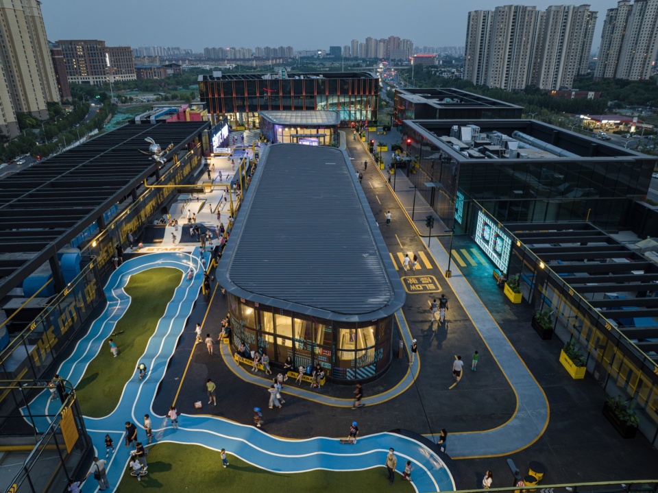 zhonghai unimall rooftop skatepark by daga architects