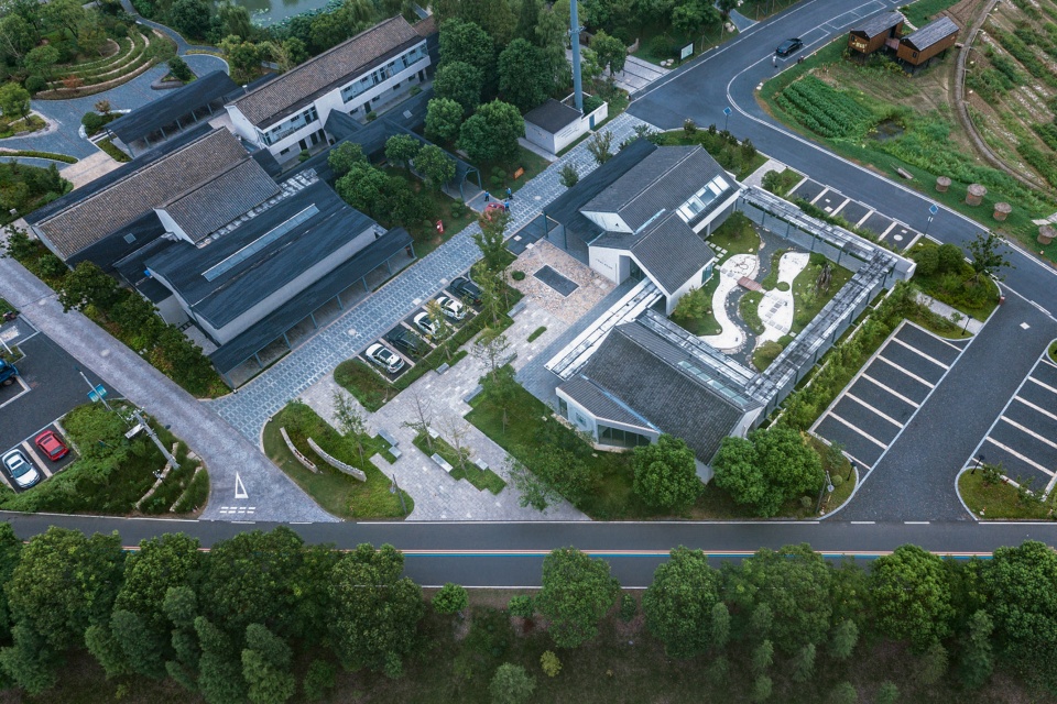 Community Center in Tangma Village Liyang by Atelier RenTian