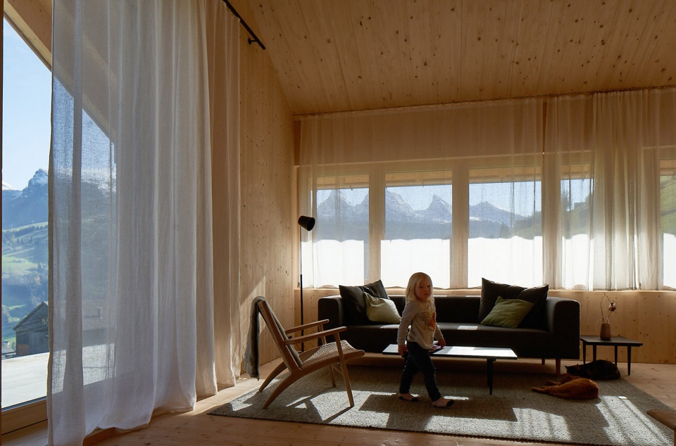 HOLZHAUS by Studio Noun