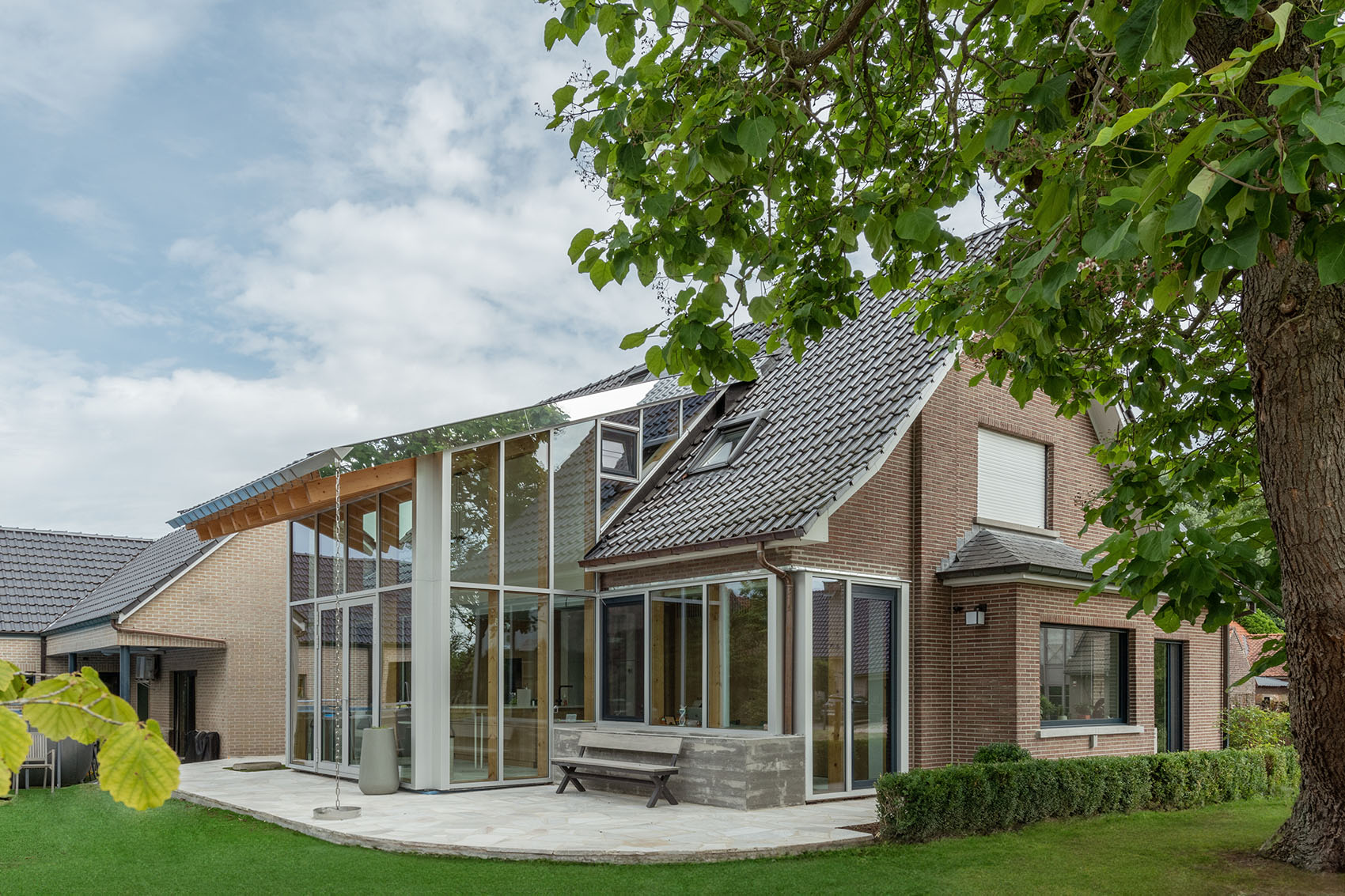 total-renovation-90-s-house-by-objekt-architecten