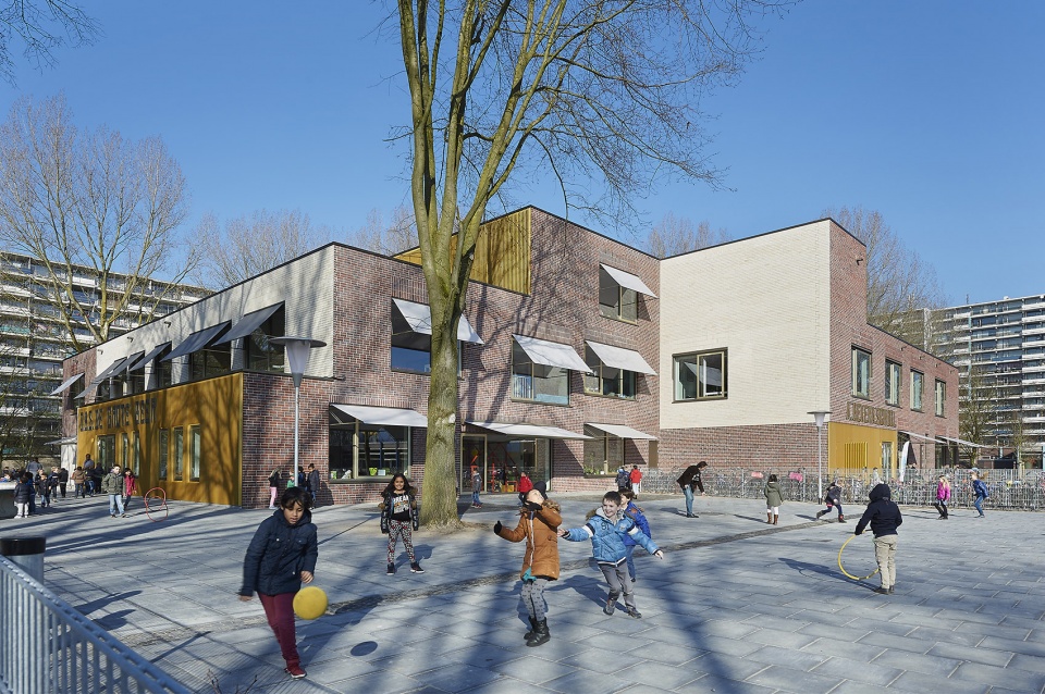 Zonnehof by Orange Architects