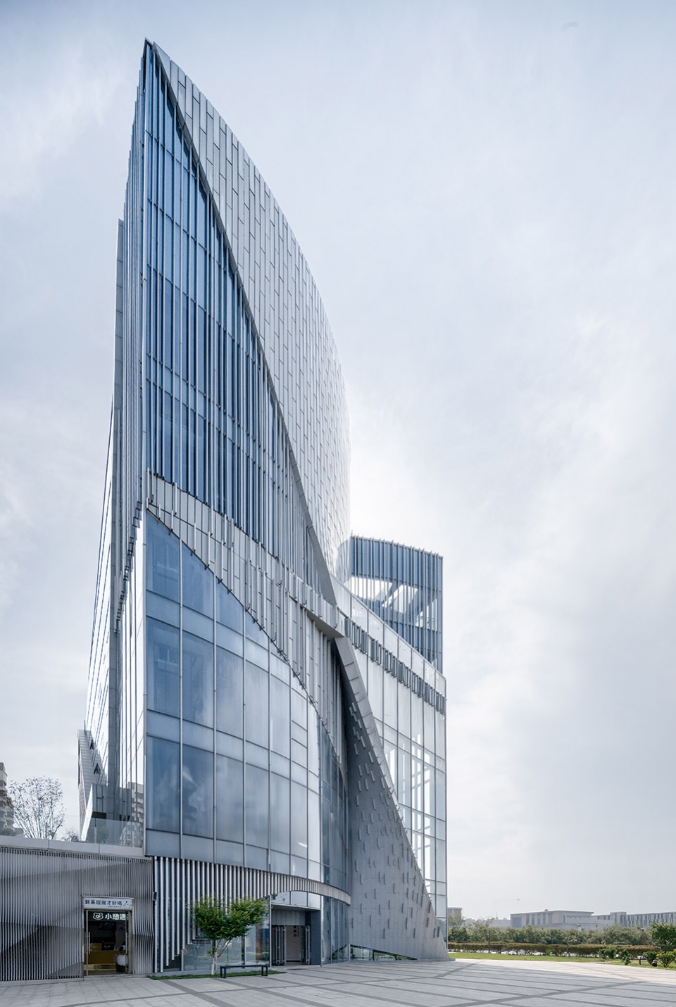 omc fashion center by atelier alter architects