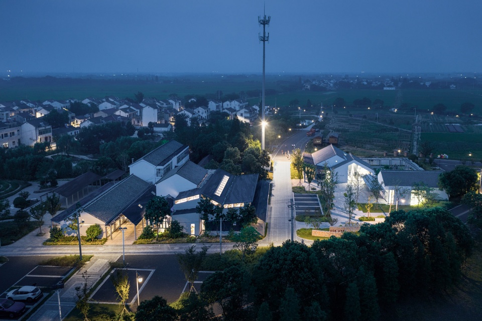 Community Center in Tangma Village Liyang by Atelier RenTian