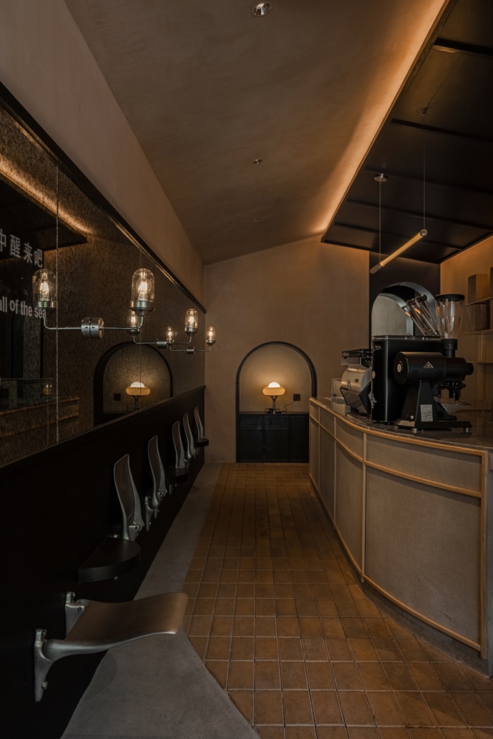 vis a vis by wooom studio