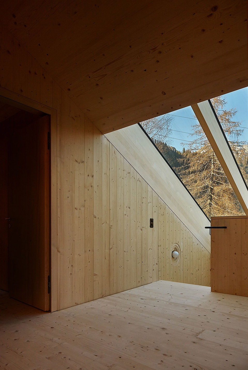HOLZHAUS by Studio Noun