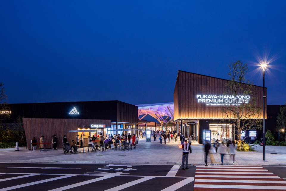 fukaya hanazono premium outlets by mitsubishi jisho design