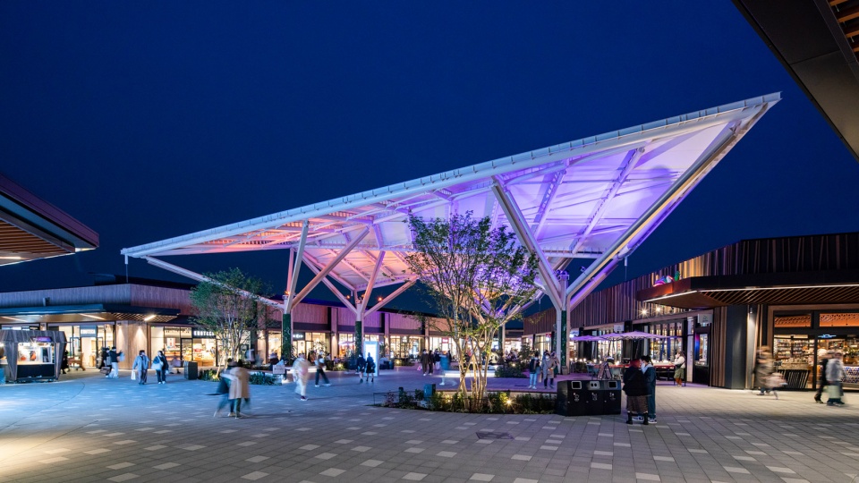 fukaya hanazono premium outlets by mitsubishi jisho design