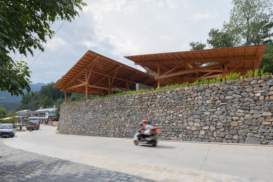 multifunctional service center of liuba mountain scenic area by shulin architectural design