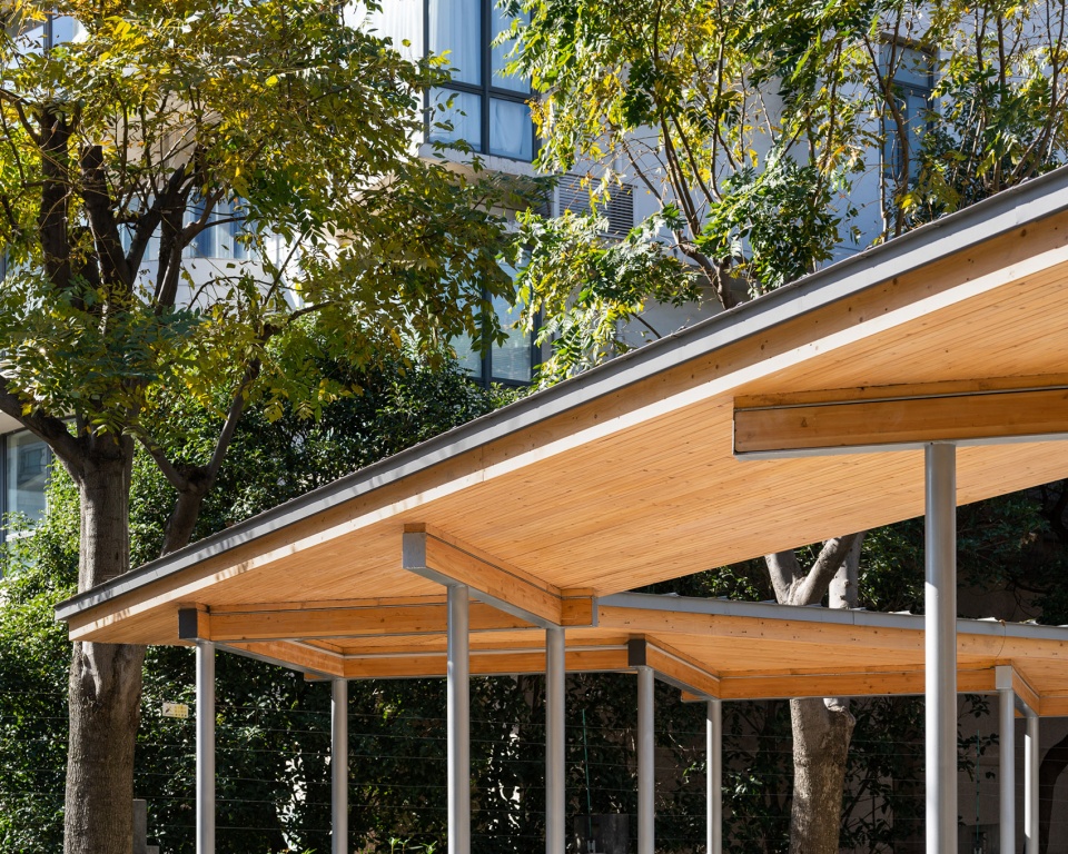 Service Station in Front of Putuo Park Suzhou Creek Atelier Z