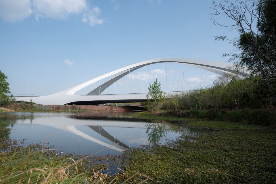 Jiangxi River Bridge 扎哈建筑事务所