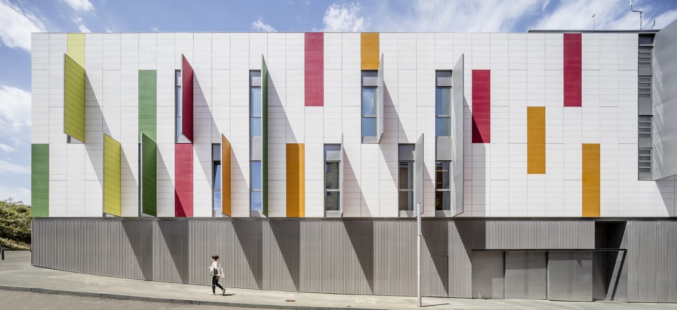 mollet del valles police station by taller 9s arquitectes