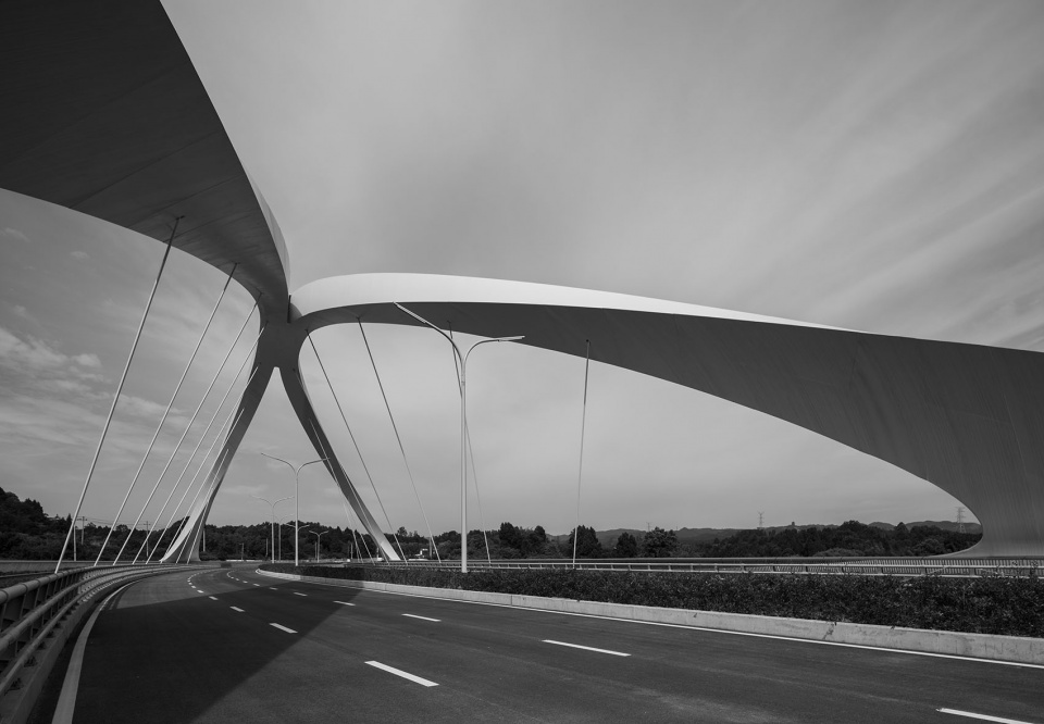 Jiangxi River Bridge 扎哈建筑事务所