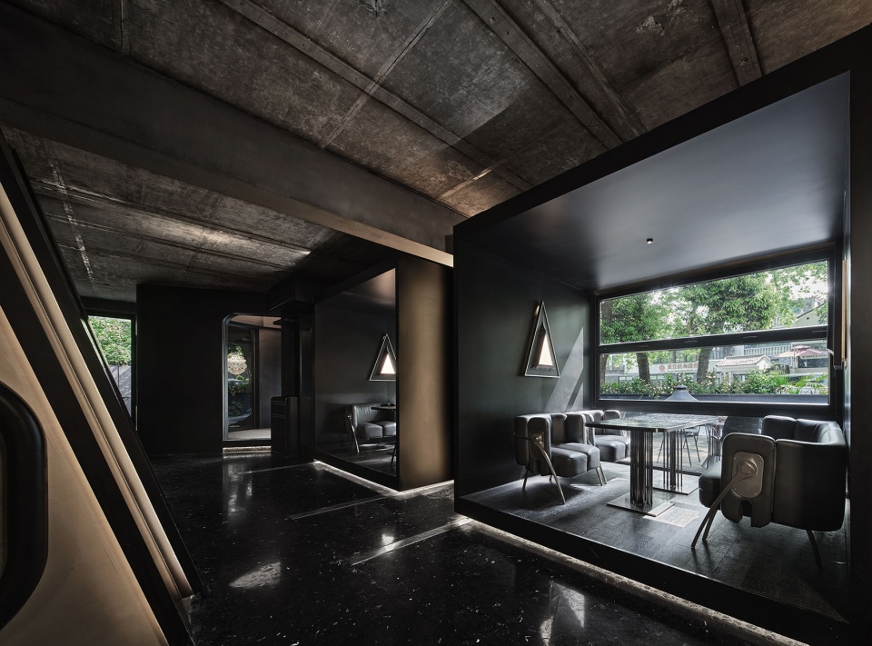 AGE HOUSE PIG皮爱纪设计