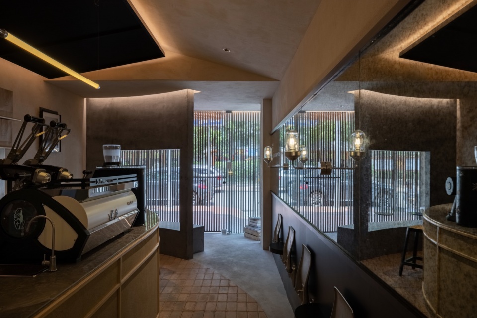 vis a vis by wooom studio