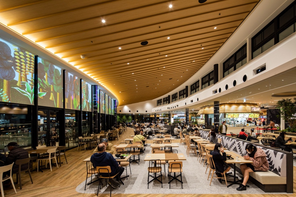 fukaya hanazono premium outlets by mitsubishi jisho design