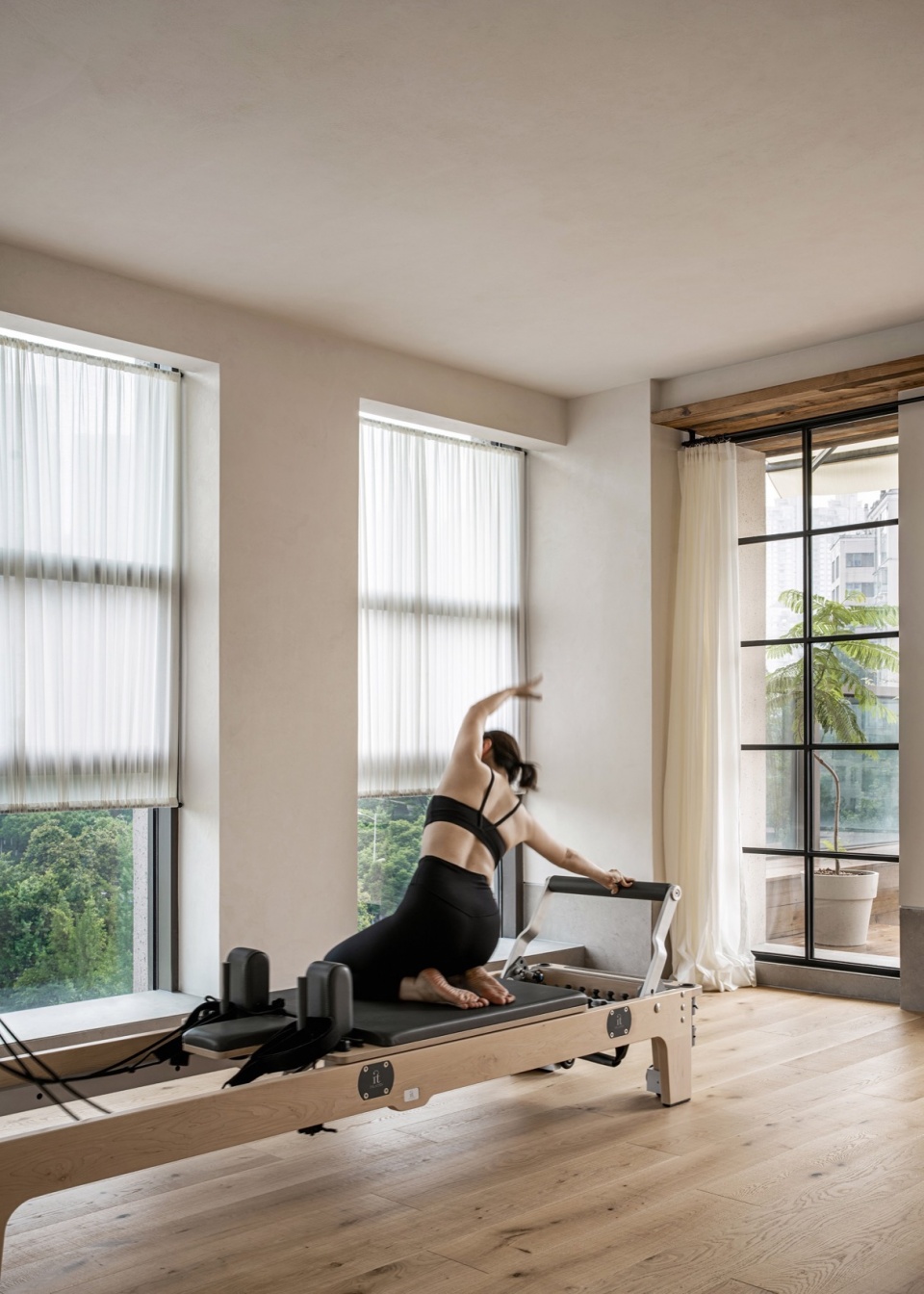 hello white yoga by geemo design