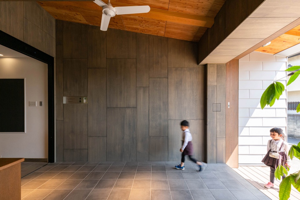 sms nursery by hibinosekkei youji no shiro