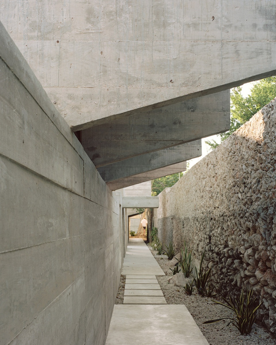 casa merida by ludwig godefroy architecture