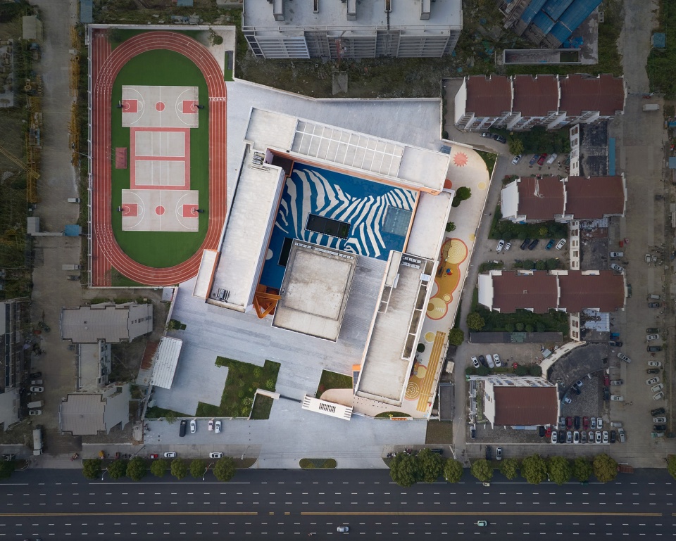 New School in the County, China by L&M Design Lab - 谷德设计网