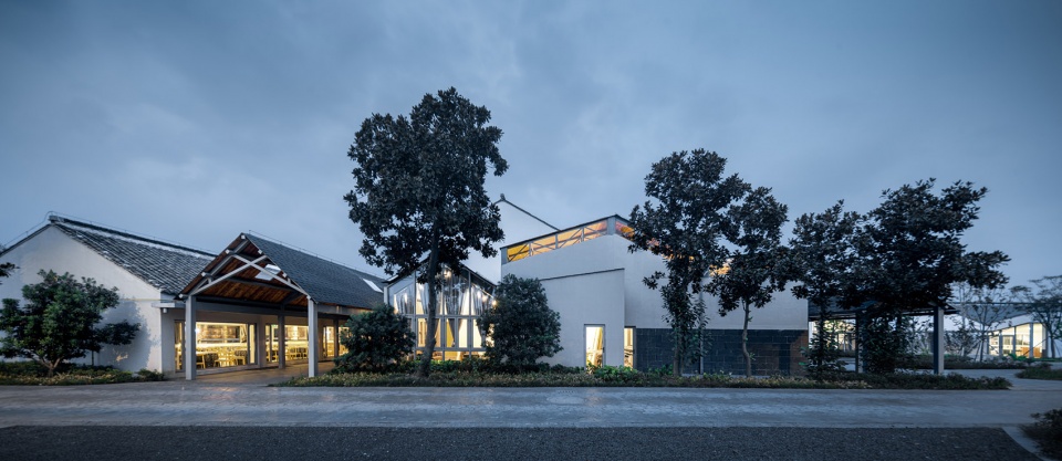 Community Center in Tangma Village Liyang by Atelier RenTian