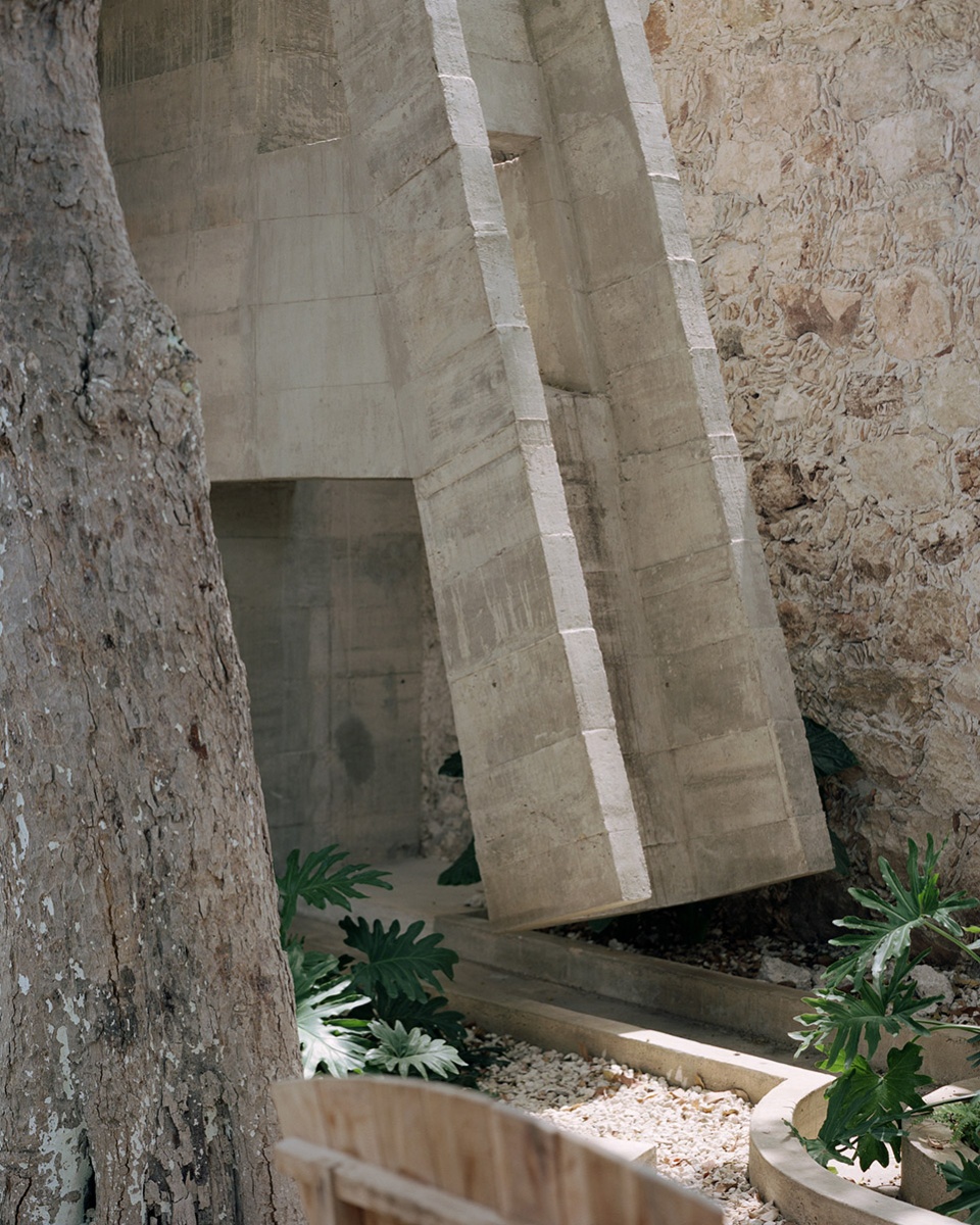 casa merida by ludwig godefroy architecture