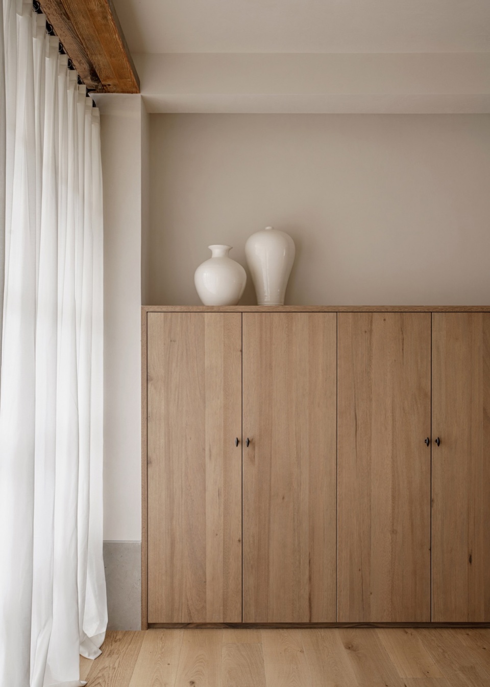 hello white yoga by geemo design