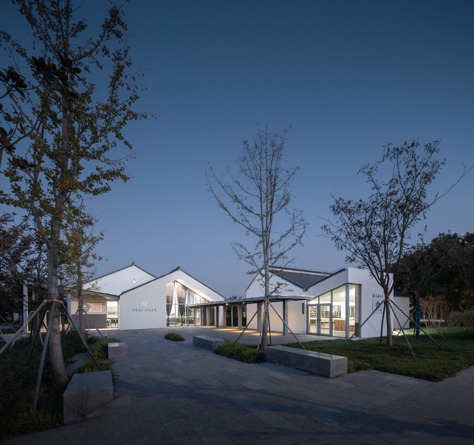 Community Center in Tangma Village Liyang by Atelier RenTian