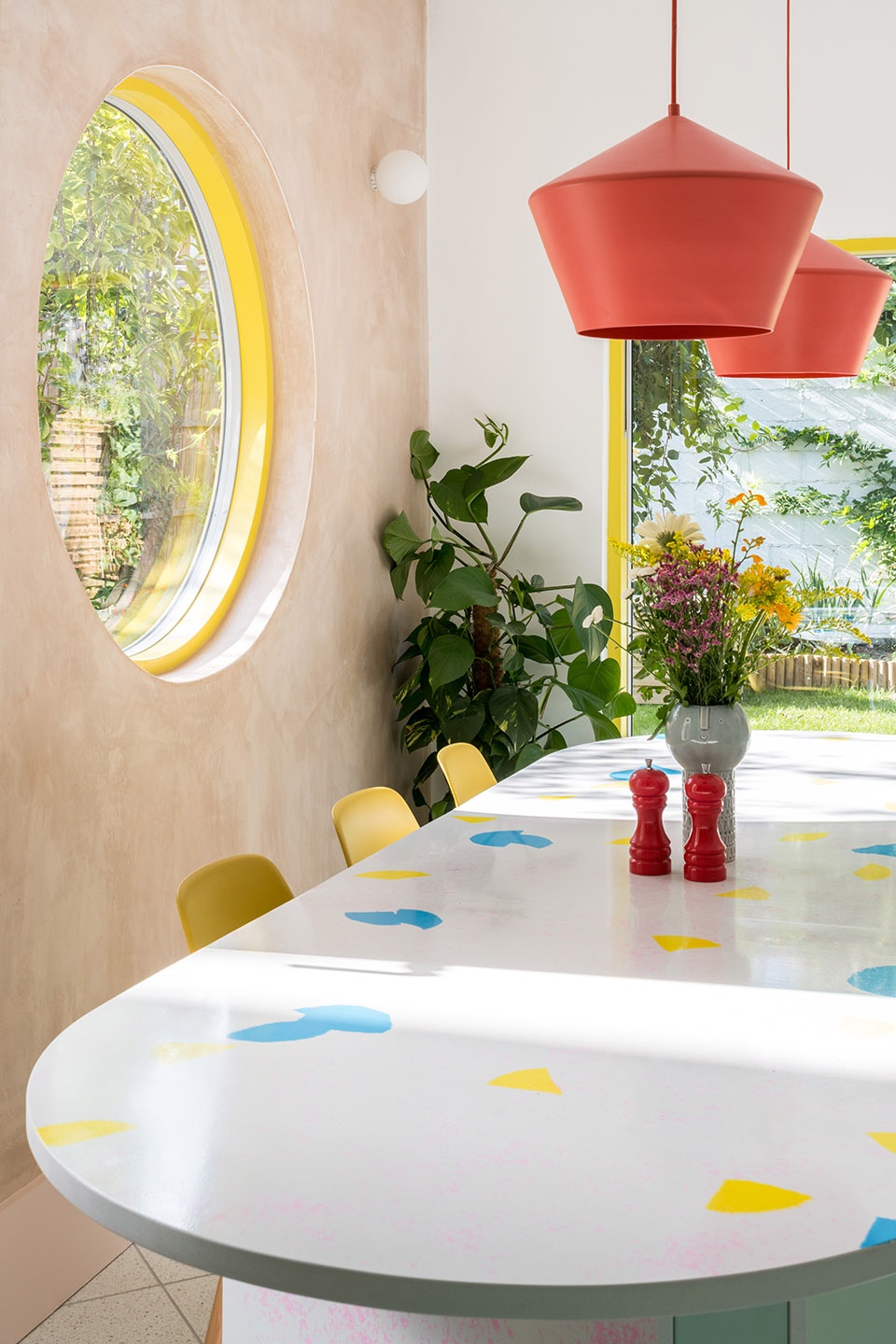 Graphic House by Office S M