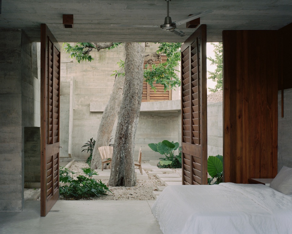 casa merida by ludwig godefroy architecture