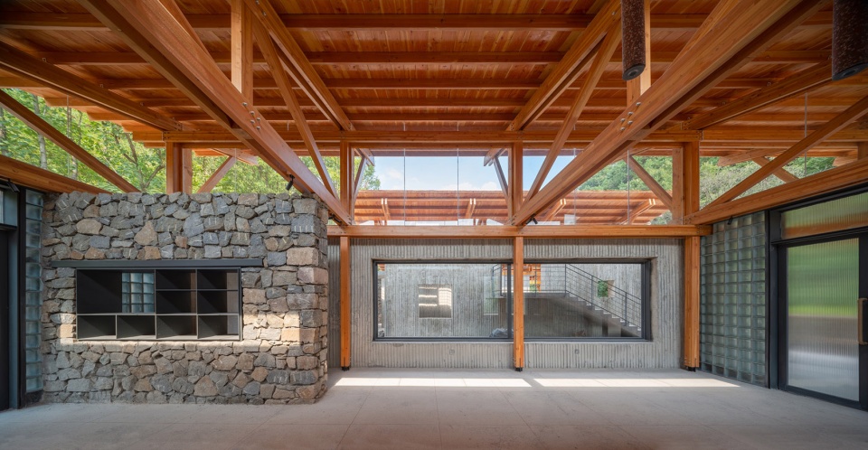 multifunctional service center of liuba mountain scenic area by shulin architectural design