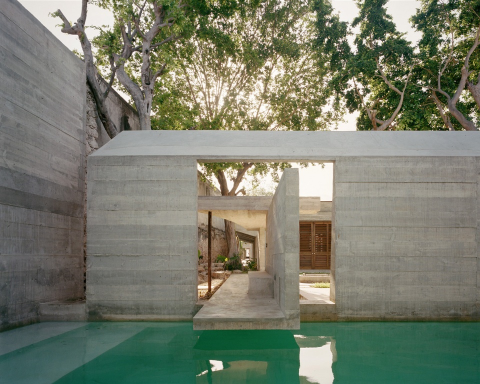 casa merida by ludwig godefroy architecture