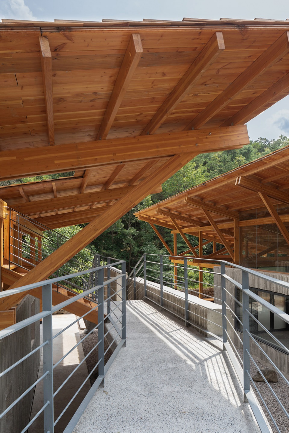 multifunctional service center of liuba mountain scenic area by shulin architectural design